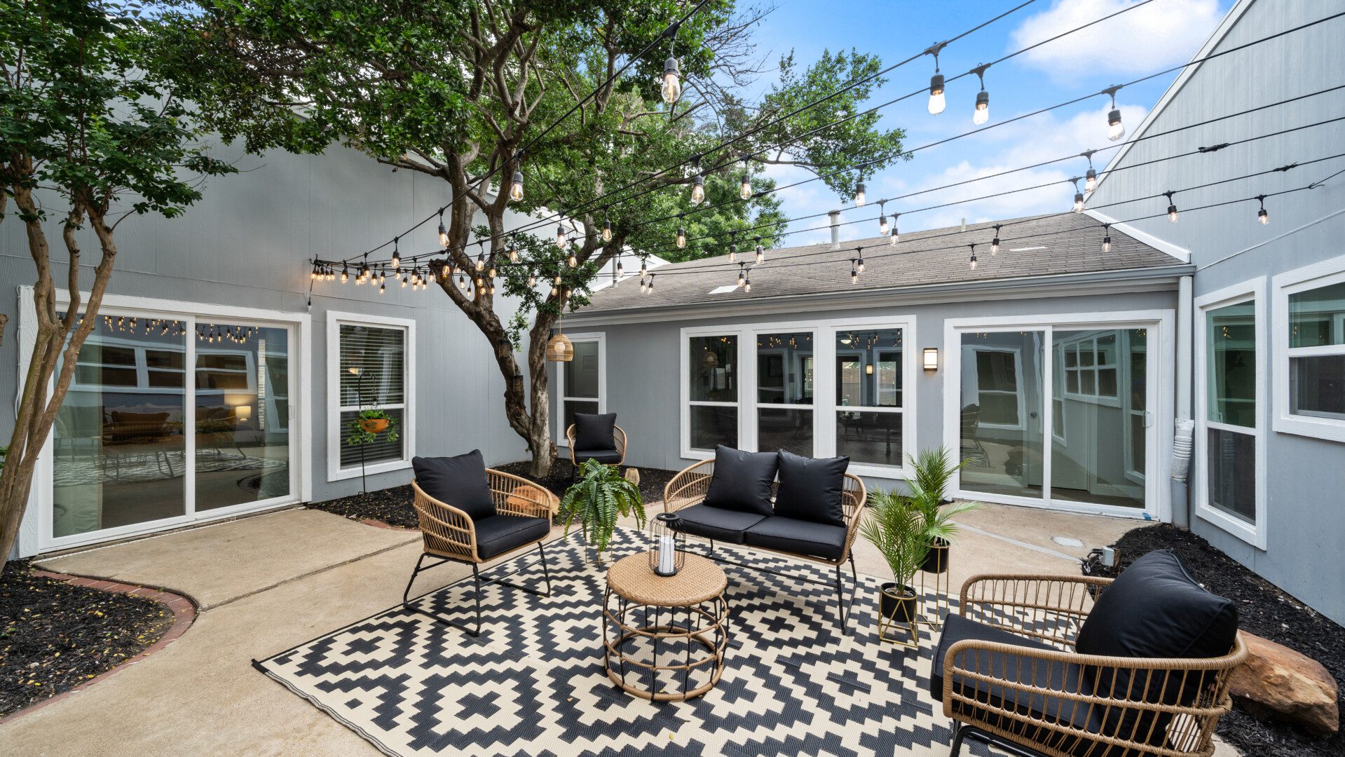 Serenity (2005 film) visual data 8